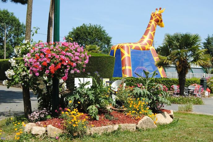 Imagen general del Hotel Camping Les Capucines. Foto 9