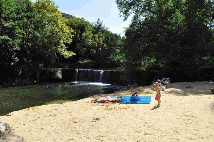 Imagen general del Hotel Camping Les Cerisiers du Jaur. Foto 13