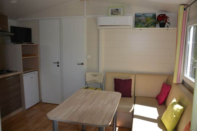 Imagen general del Hotel Camping Les Chenes Clairs. Foto 1