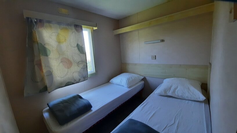 Imagen general del Hotel Camping Les Chenes Clairs. Foto 2