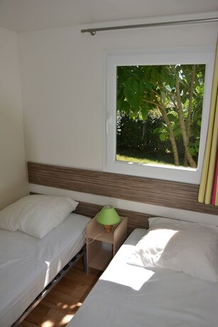 Imagen general del Hotel Camping Les Chenes Clairs. Foto 7