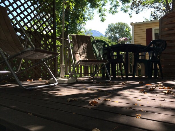 Imagen general del Hotel Camping Les Grillons. Foto 1