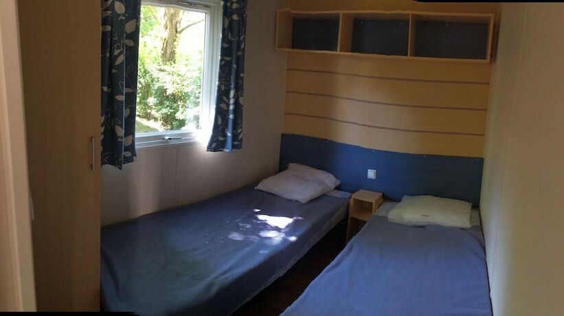 Imagen de la habitación del Hotel Camping Les Grillons. Foto 17