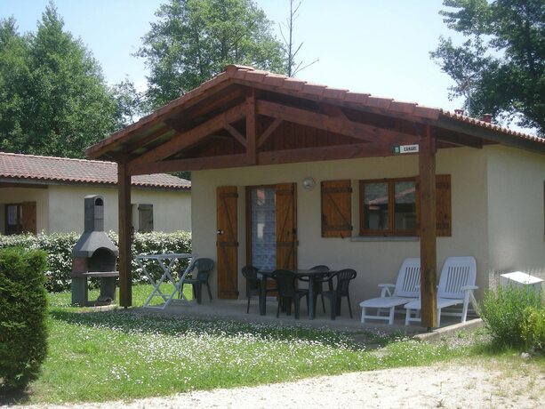 Imagen de la habitación del Hotel Camping Les Lacs de Courtes - Chalets. Foto 17