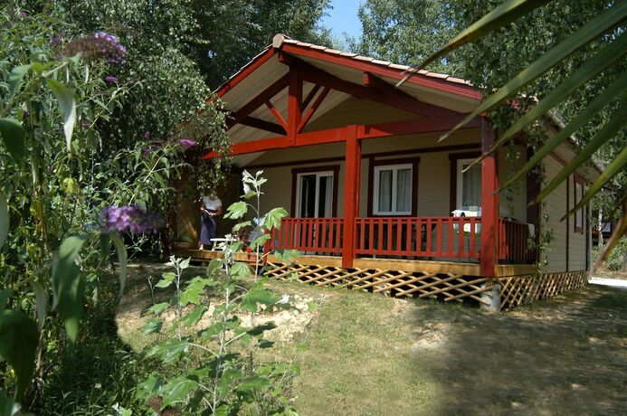 Imagen de la habitación del Hotel Camping Les Lacs de Courtes - Chalets. Foto 18