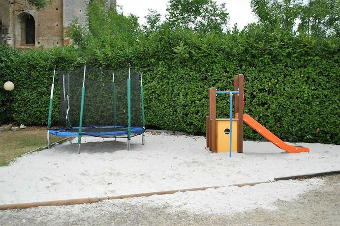 Imagen general del Hotel Camping Les Lacs de Courtes - Chalets. Foto 13