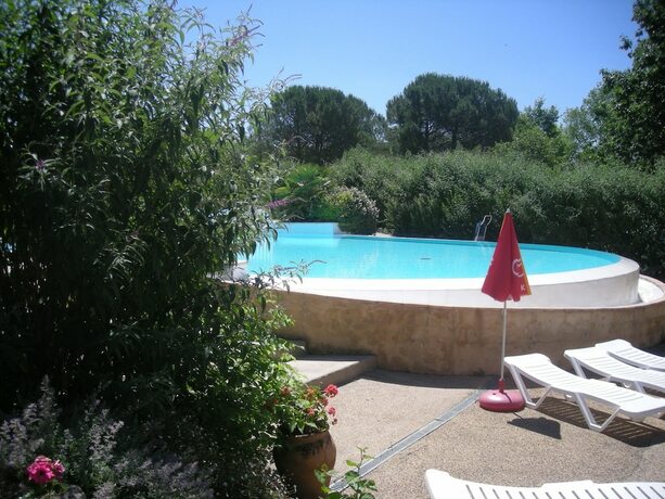 Imagen general del Hotel Camping Les Lacs de Courtes - Chalets. Foto 14