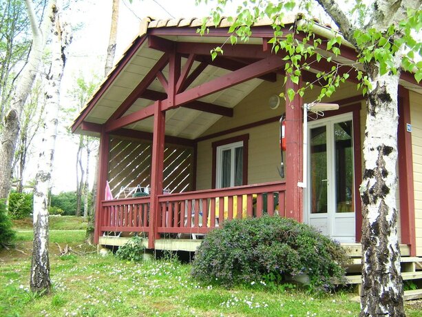 Imagen de la habitación del Hotel Camping Les Lacs de Courtes - Chalets. Foto 20