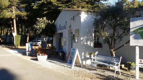 Imagen general del Hotel Camping Les Maraises. Foto 4