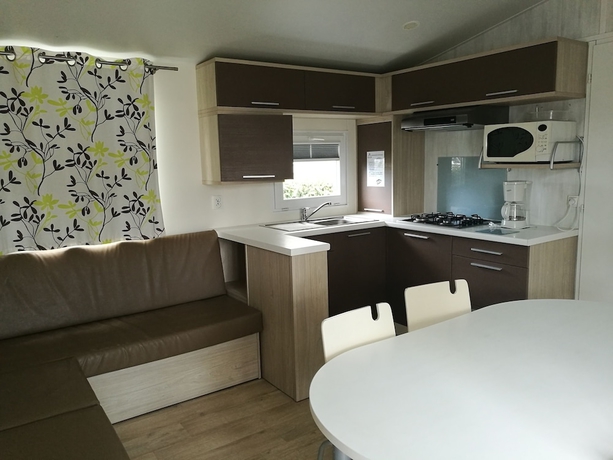 Imagen de la habitación del Hotel Camping Les Places Dorees. Foto 7