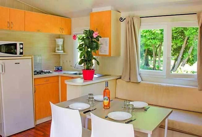 Imagen de la habitación del Hotel Camping Les Plans. Foto 18
