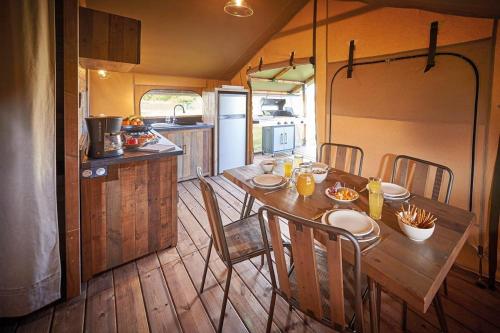 Imagen de la habitación del Hotel Camping Les Portes en R&eacute;. Foto 9