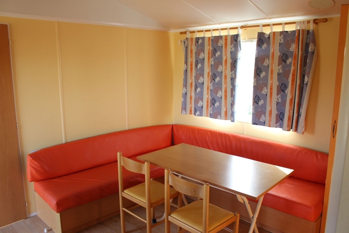 Imagen de la habitación del Hotel Camping Les Poutiroux - Mobilhome. Foto 5