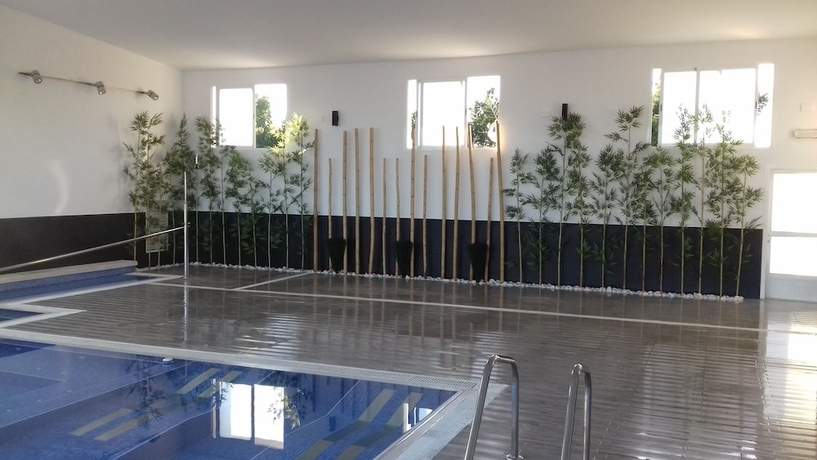 Imagen de la piscina del Hotel Camping Lo Monte. Foto 17