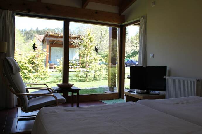 Imagen de la habitación del Hotel Camping Los Manzanos. Foto 13