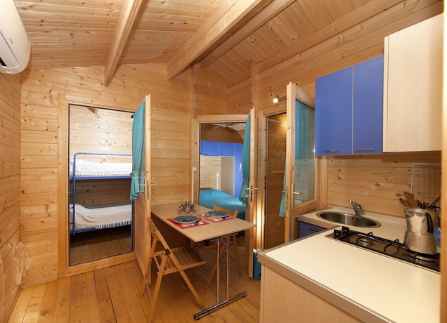 Imagen de la habitación del Hotel Camping Merendella. Foto 10