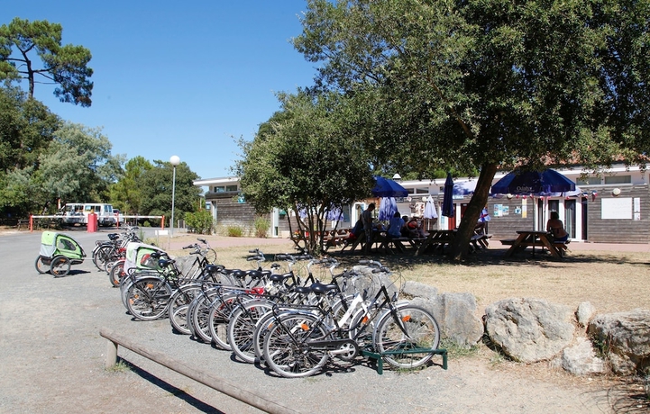 Imagen general del Hotel Camping Monplaisir. Foto 3