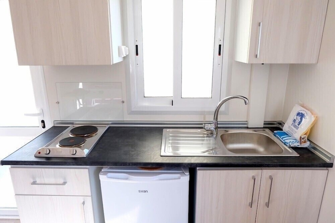 Imagen de la habitación del Hotel Camping Naturista El Port&uacute;s. Foto 15