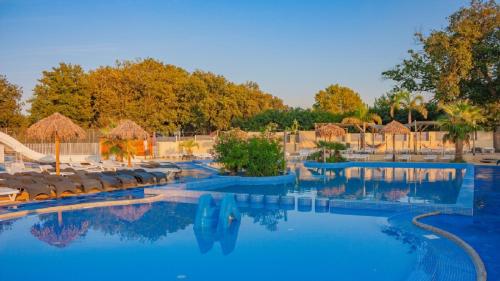 Imagen general del Hotel Camping Paradis Le Pearl. Foto 4