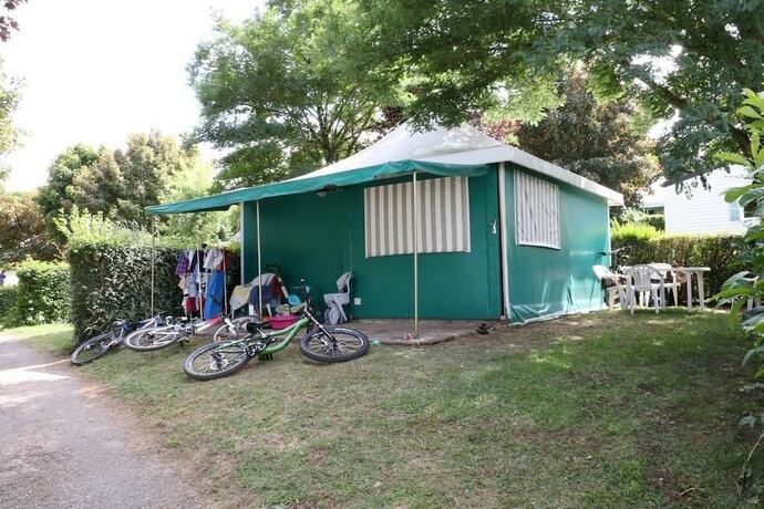 Imagen general del Hotel Camping Parc de Charouzech. Foto 13