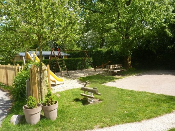 Imagen de los exteriores del Hotel Camping Pommiers des Trois Pays. Foto 9