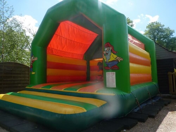 Imagen de los exteriores del Hotel Camping Pommiers des Trois Pays. Foto 10