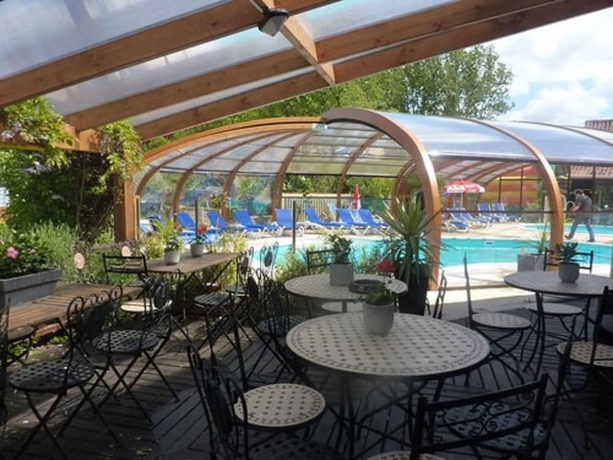 Imagen del bar/restaurante del Hotel Camping Pommiers des Trois Pays. Foto 2