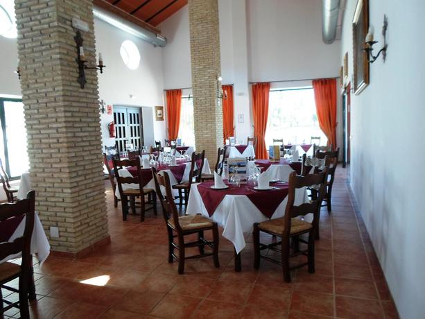 Imagen general del Hotel Camping Pueblo Blanco. Foto 10