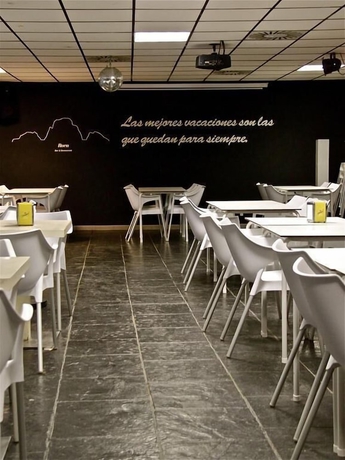 Imagen del bar/restaurante del Hotel Camping Roca. Foto 4