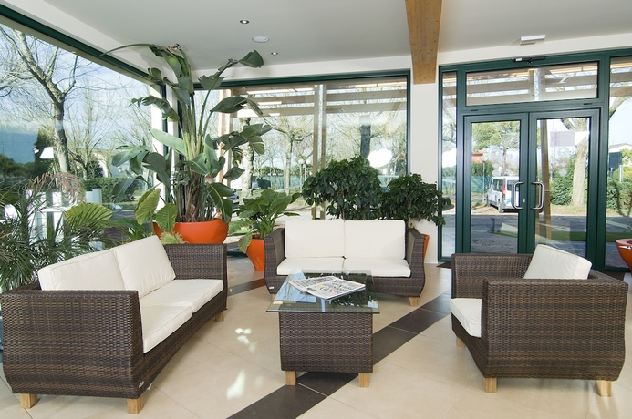 Imagen de los interiores del Hotel Camping Village Garden Paradiso. Foto 18