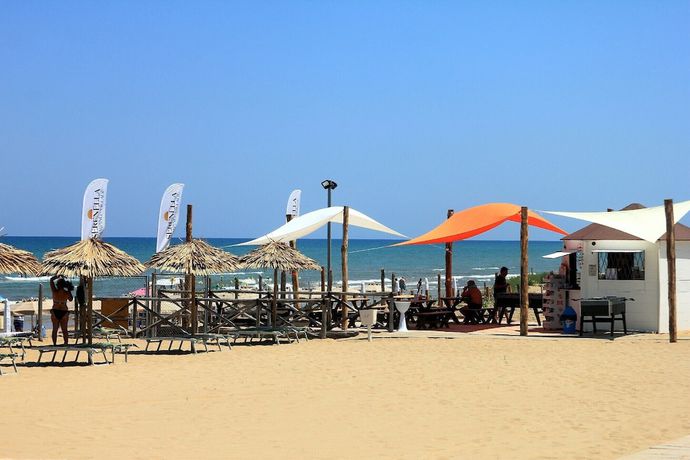 Imagen de los exteriores del Hotel Camping Village Serenella. Foto 17