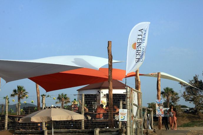 Imagen del bar/restaurante del Hotel Camping Village Serenella. Foto 3