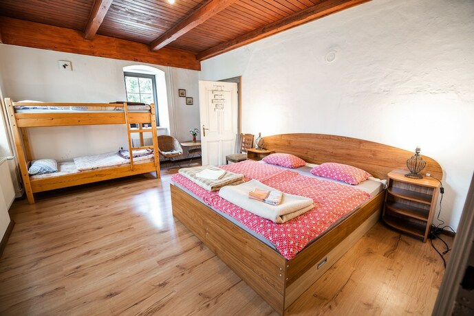 Imagen de la habitación del Hotel Camping and Glamping Jezersko. Foto 15
