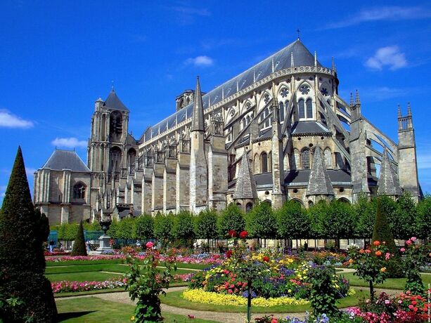 Imagen general del Hotel Camping de Bourges. Foto 9