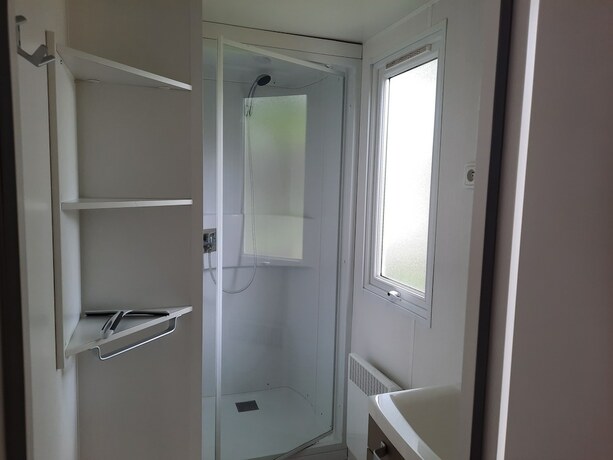Imagen general del Hotel Camping de Ch&acirc;lons-en-Champagne. Foto 6