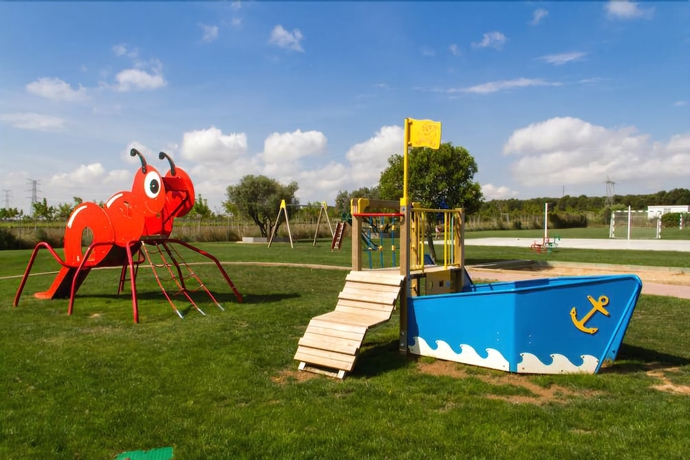 Imagen de los exteriores del Hotel Camping de Olite. Foto 17