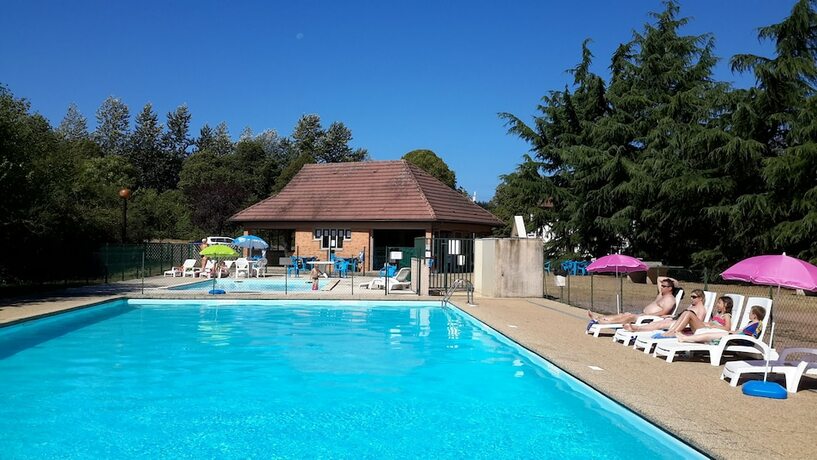 Imagen general del Hotel Camping de Saulieu. Foto 8