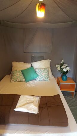 Imagen general del Hotel Camping de l\'&Icirc;le. Foto 1