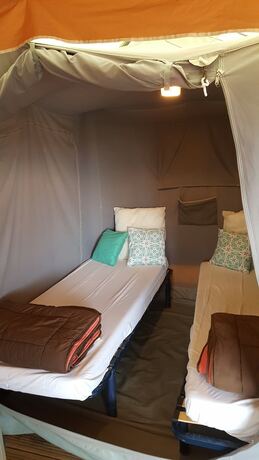 Imagen general del Hotel Camping de l\'&Icirc;le. Foto 6