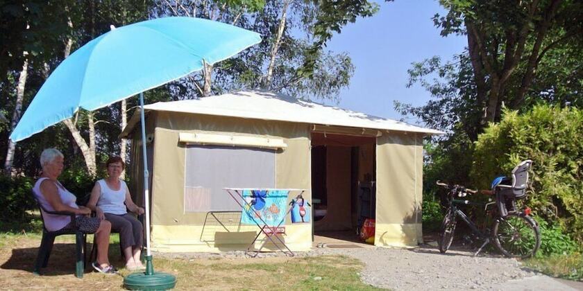 Imagen general del Hotel Camping de l\'&Icirc;le. Foto 9