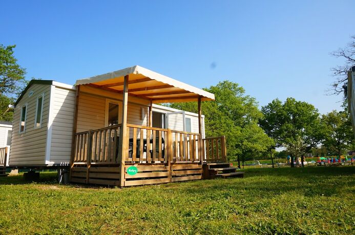 Imagen general del Hotel Camping de l\'&Icirc;le. Foto 11