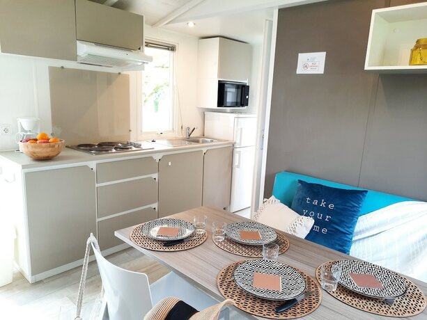 Imagen general del Hotel Camping de l\'&Icirc;le. Foto 13