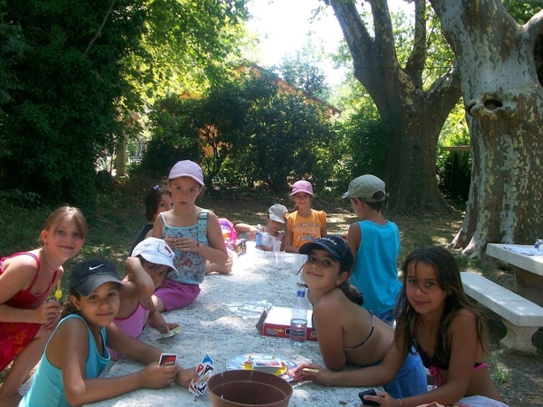 Imagen de la piscina del Hotel Camping de la Chapelette. Foto 14