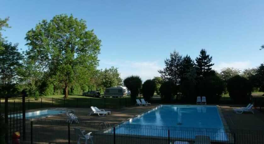 Imagen general del Hotel Camping de la croix d\'Arles. Foto 4