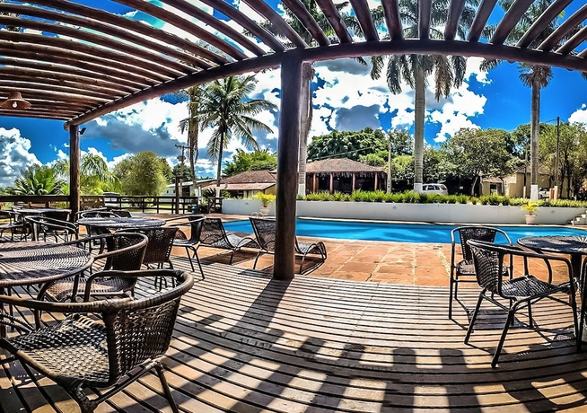 Imagen de los exteriores del Hotel Camping e Lazer Jacar&eacute;. Foto 9