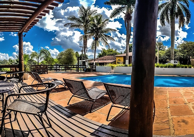 Imagen de los exteriores del Hotel Camping e Lazer Jacar&eacute;. Foto 10