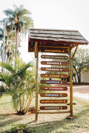 Imagen de los exteriores del Hotel Camping e Lazer Jacar&eacute;. Foto 11