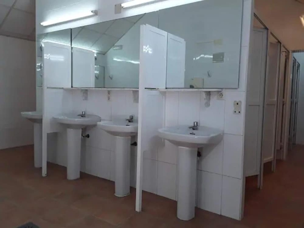 Imagen de la habitación del Hotel Camping la Naranja. Foto 14