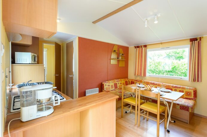 Imagen de la habitación del Hotel Camping le Kergariou. Foto 14