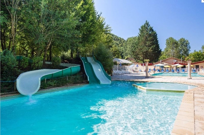 Imagen de la piscina del Hotel Camping les Bo-Bains. Foto 19